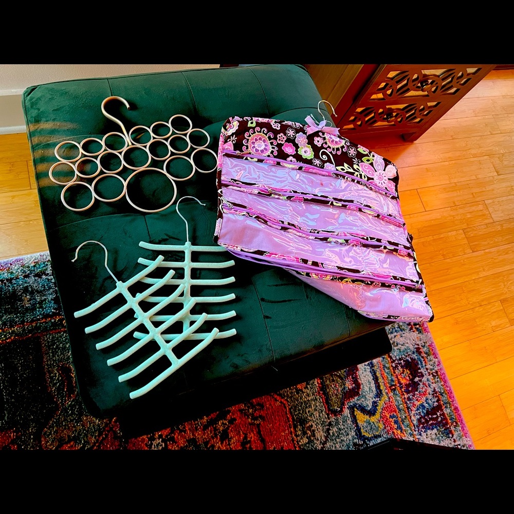 Free gift w/purchase  used Combo accessory hanger set